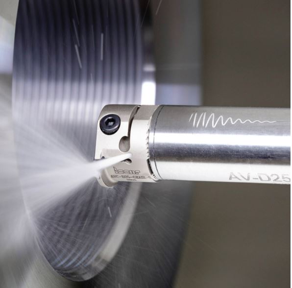 (Fig. 2) A common feature for the nodular tools is the delivery of internal coolant to be supplied directly to the required insert cutting edge.